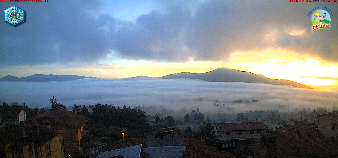 Vigilia di Natale 2018 un lago di nebbia